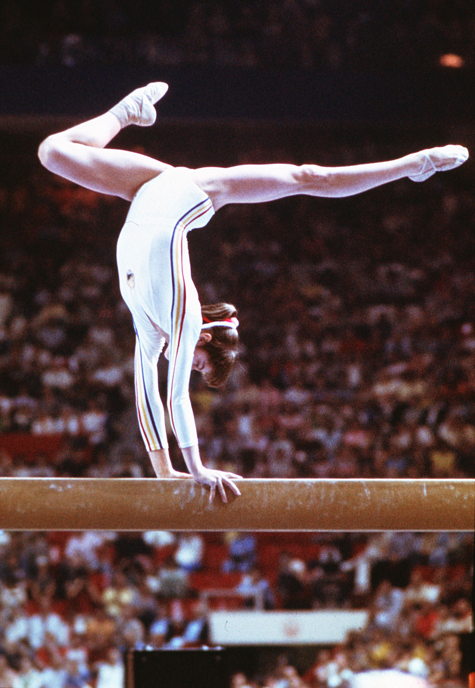 nadiacommanici2handstand.jpg